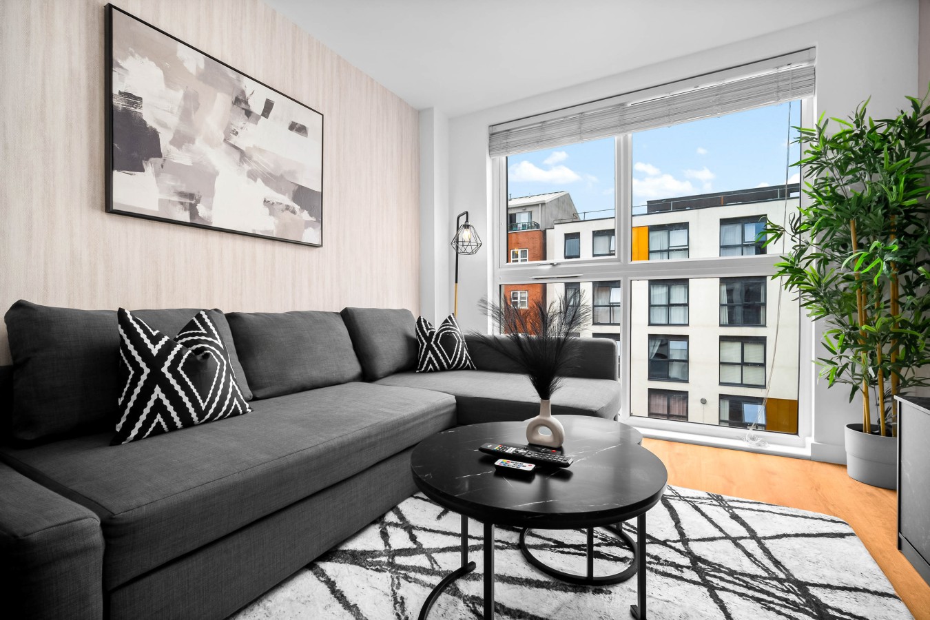 Stylish Apartment - Netflix - Centre - Jewellery Quarter in 10 Scotland St, Birmingham B1 2AU, UK - Property image 13 - VivreStays