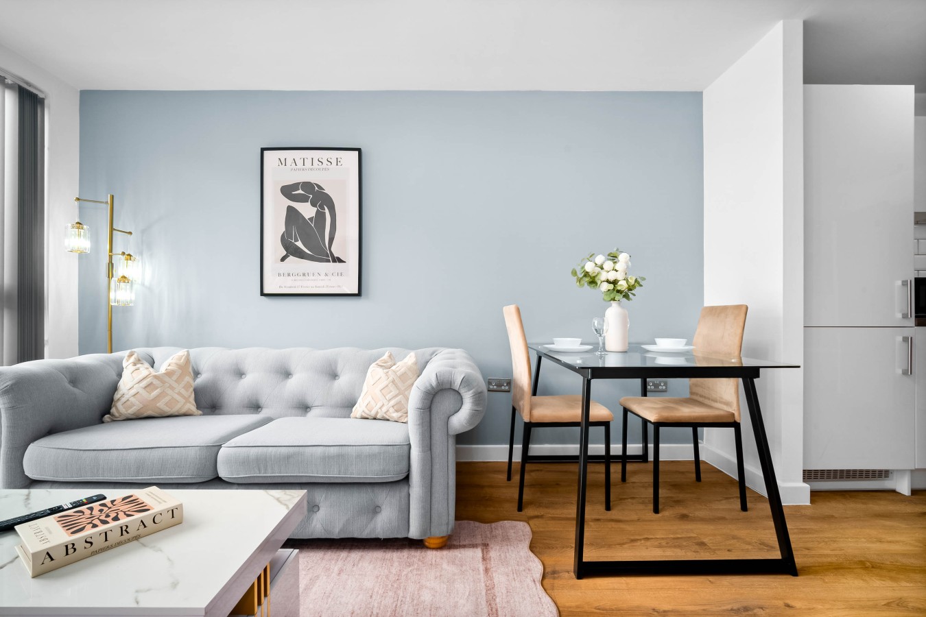 Stylish Apartment - Centre - Jewellery Quarter - Smart Tv & Netflix in 10 Scotland St, Birmingham B1 2AU, UK - Property image 3 - VivreStays