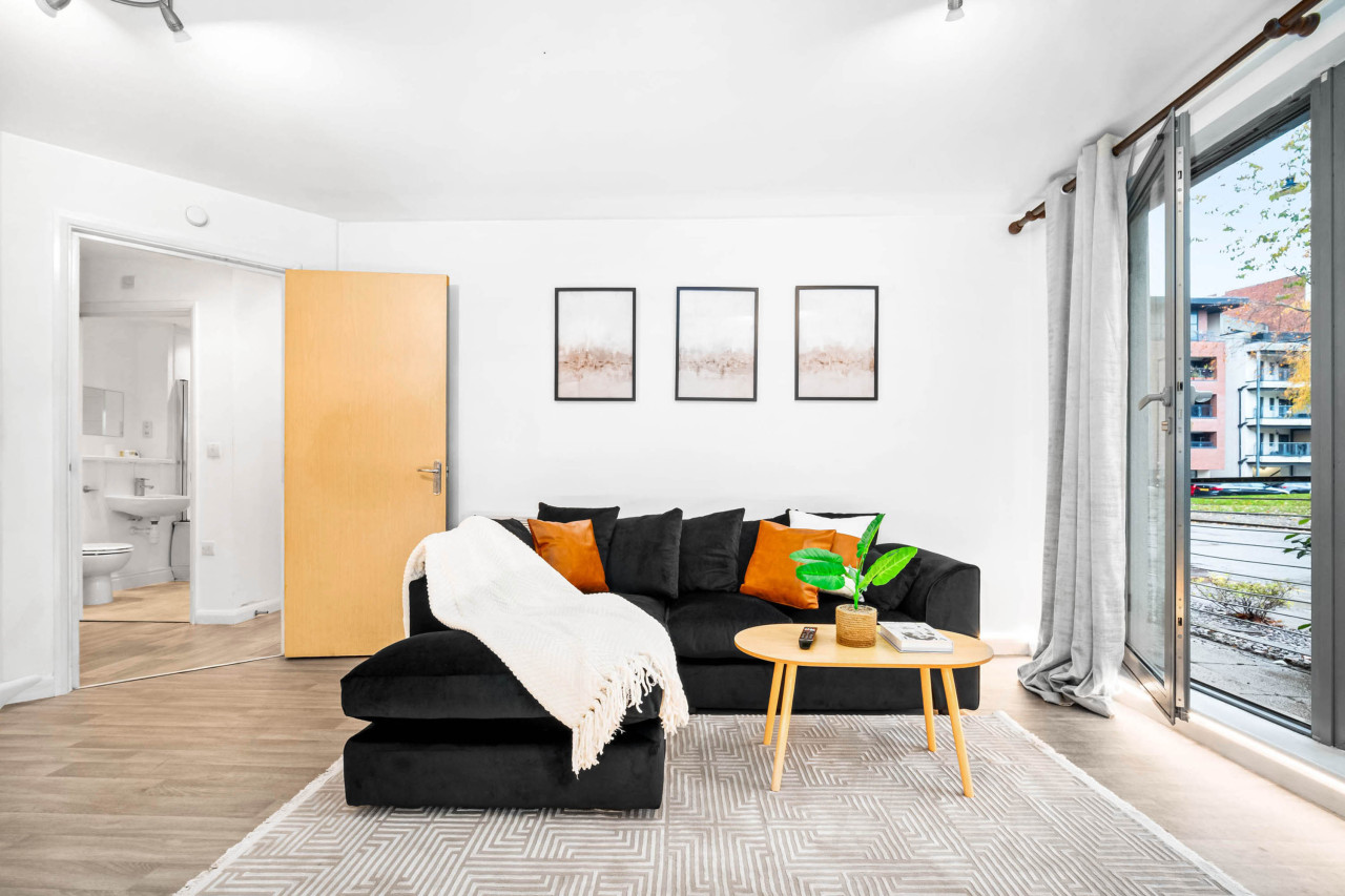 Stylish City Centre Apartment - Terrace - Netflix in 165 Granville St, Birmingham B1 1JY, UK - Property image 33 - VivreStays