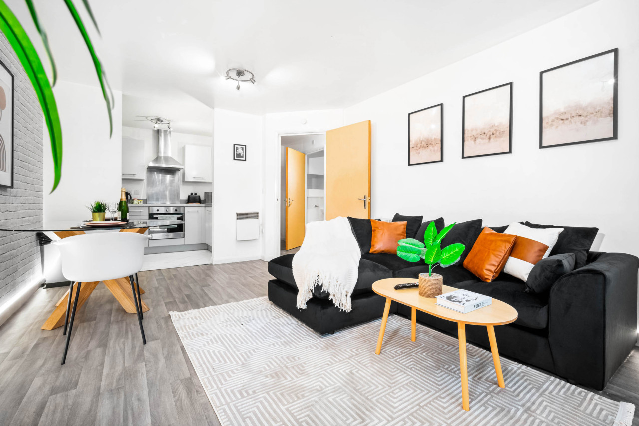 Stylish City Centre Apartment - Terrace - Netflix in 165 Granville St, Birmingham B1 1JY, UK - Property image 22 - VivreStays