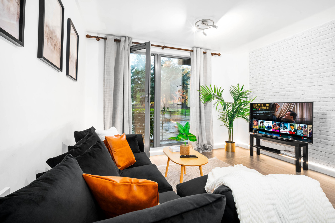 Stylish City Centre Apartment - Terrace - Netflix in 165 Granville St, Birmingham B1 1JY, UK - Property image 6 - VivreStays