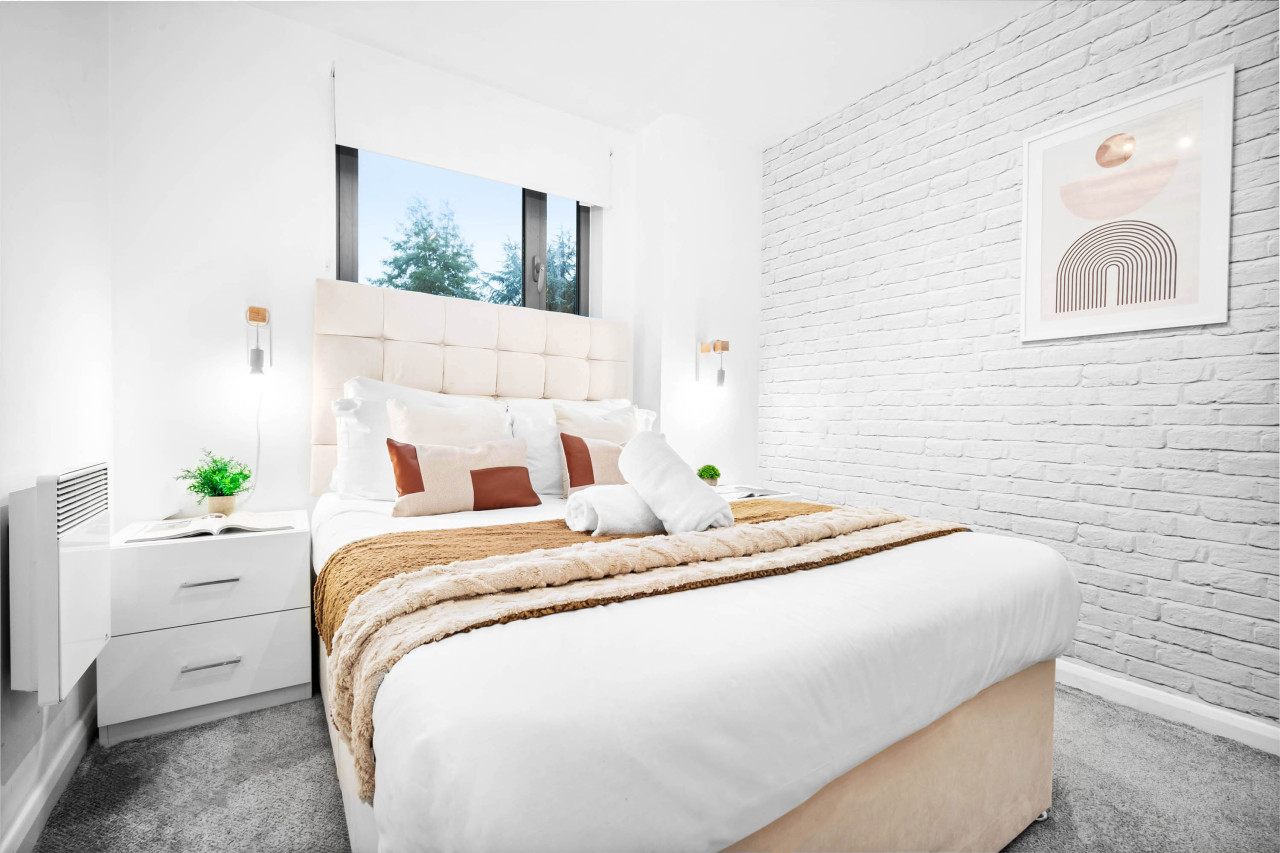 Stylish City Centre Apartment - Terrace - Netflix in 165 Granville St, Birmingham B1 1JY, UK - Property image 11 - VivreStays