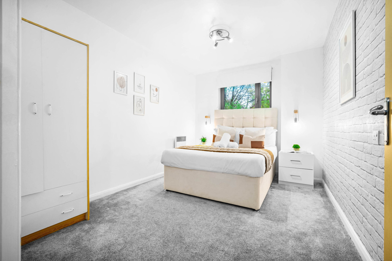 Stylish City Centre Apartment - Terrace - Netflix in 165 Granville St, Birmingham B1 1JY, UK - Property image 16 - VivreStays