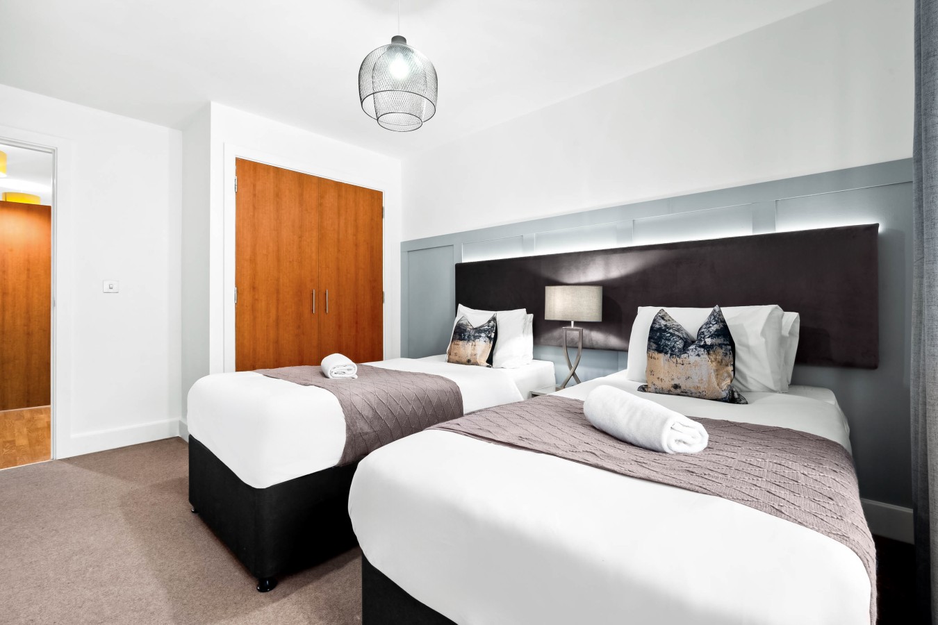 Arcadian Apartment - Single Beds - Balcony - Parking - Fast WIFI in 70 Hurst Street - Property image 10 - VivreStays