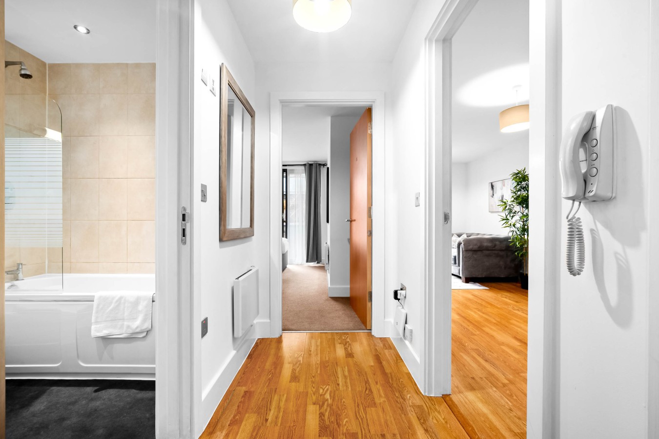 Arcadian Apartment - Single Beds - Balcony - Parking - Fast WIFI in 70 Hurst Street - Property image 38 - VivreStays