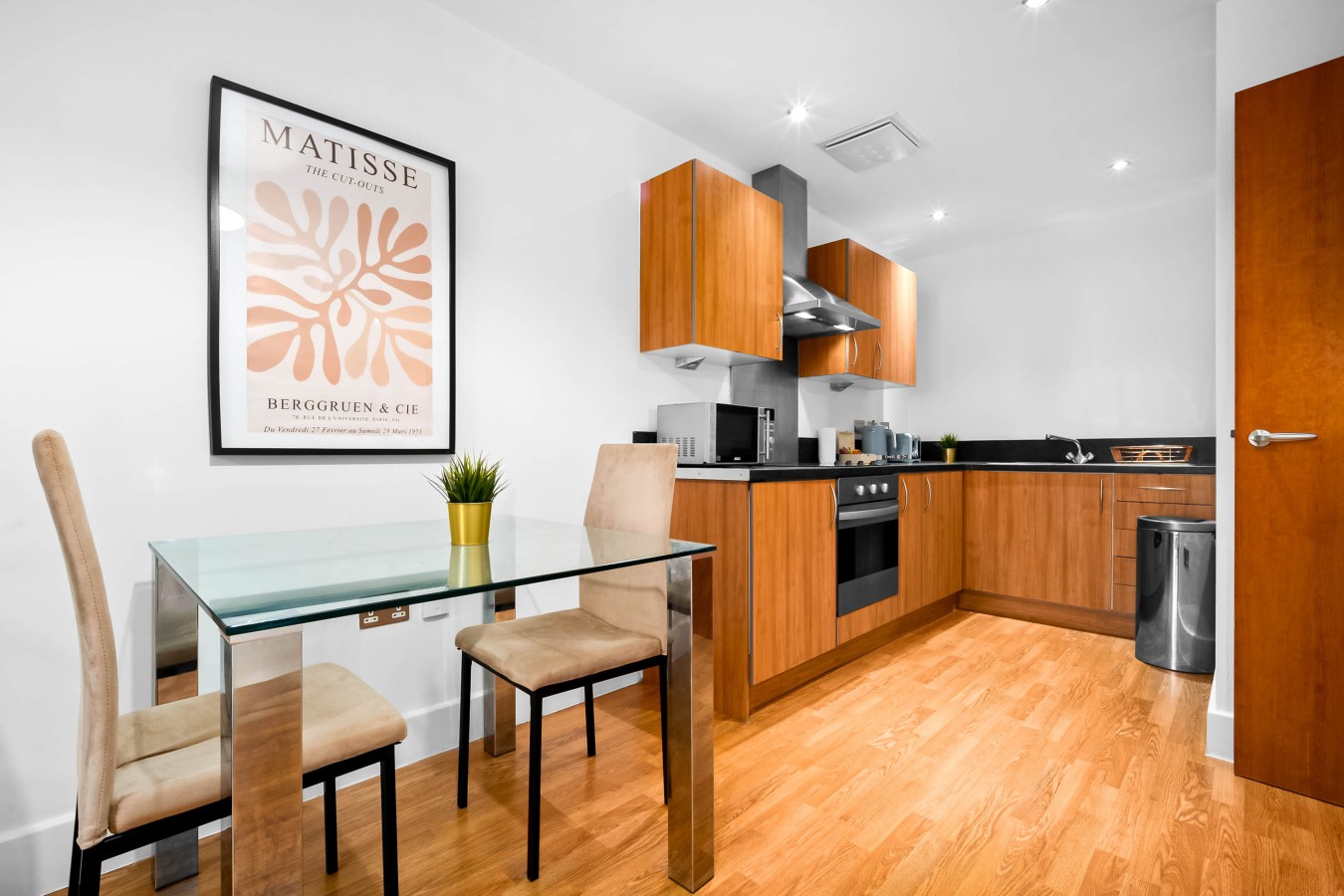 Arcadian Apartment - Single Beds - Balcony - Parking - Fast WIFI in 70 Hurst Street - Property image 4 - VivreStays