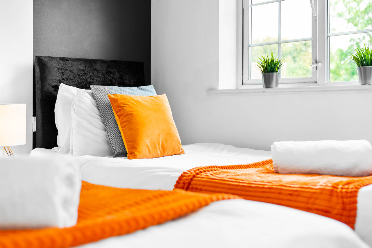 Stylish Two Bed House - Garden - Parking - WIFI in 55 Heneage Street - Property image 14 - VivreStays