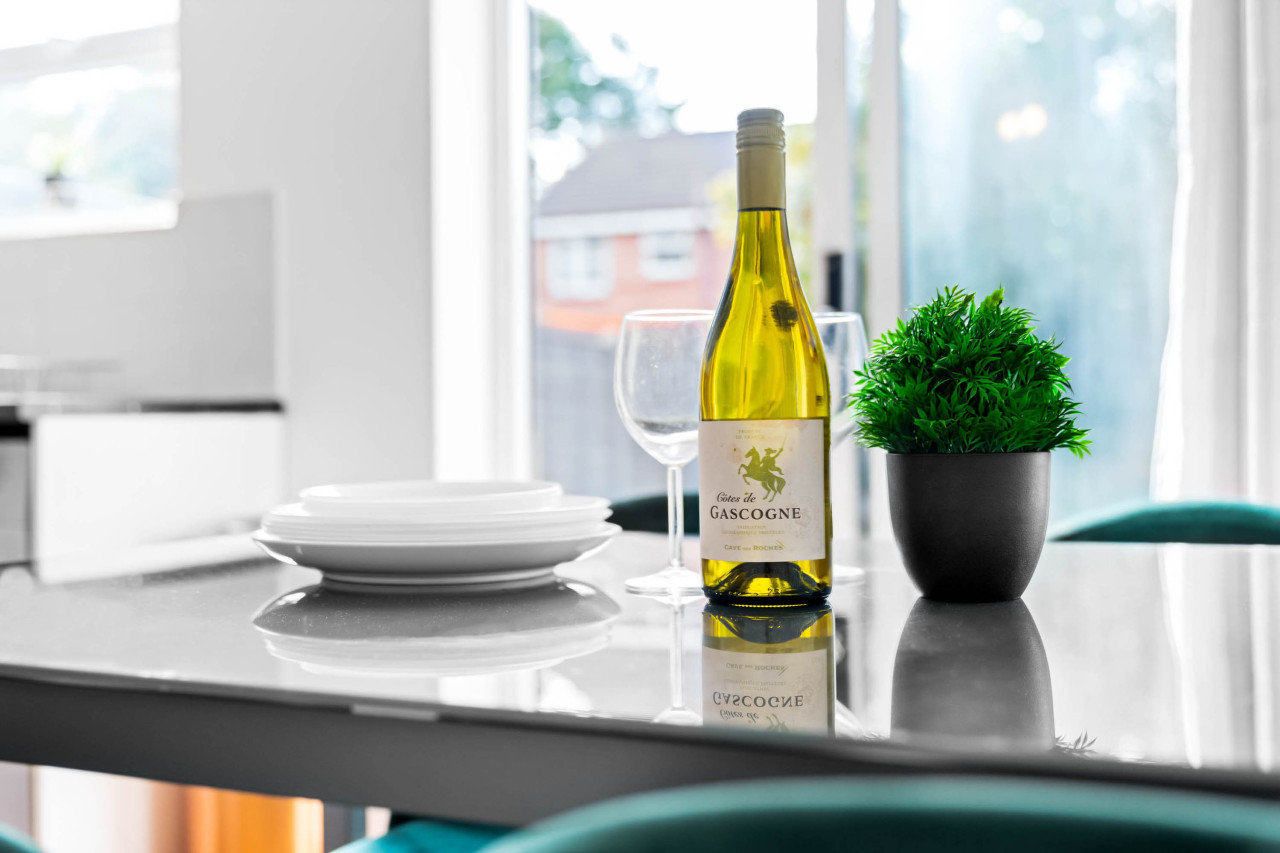 Stylish Two Bed House - Garden - Parking - WIFI in 55 Heneage Street - Property image 10 - VivreStays