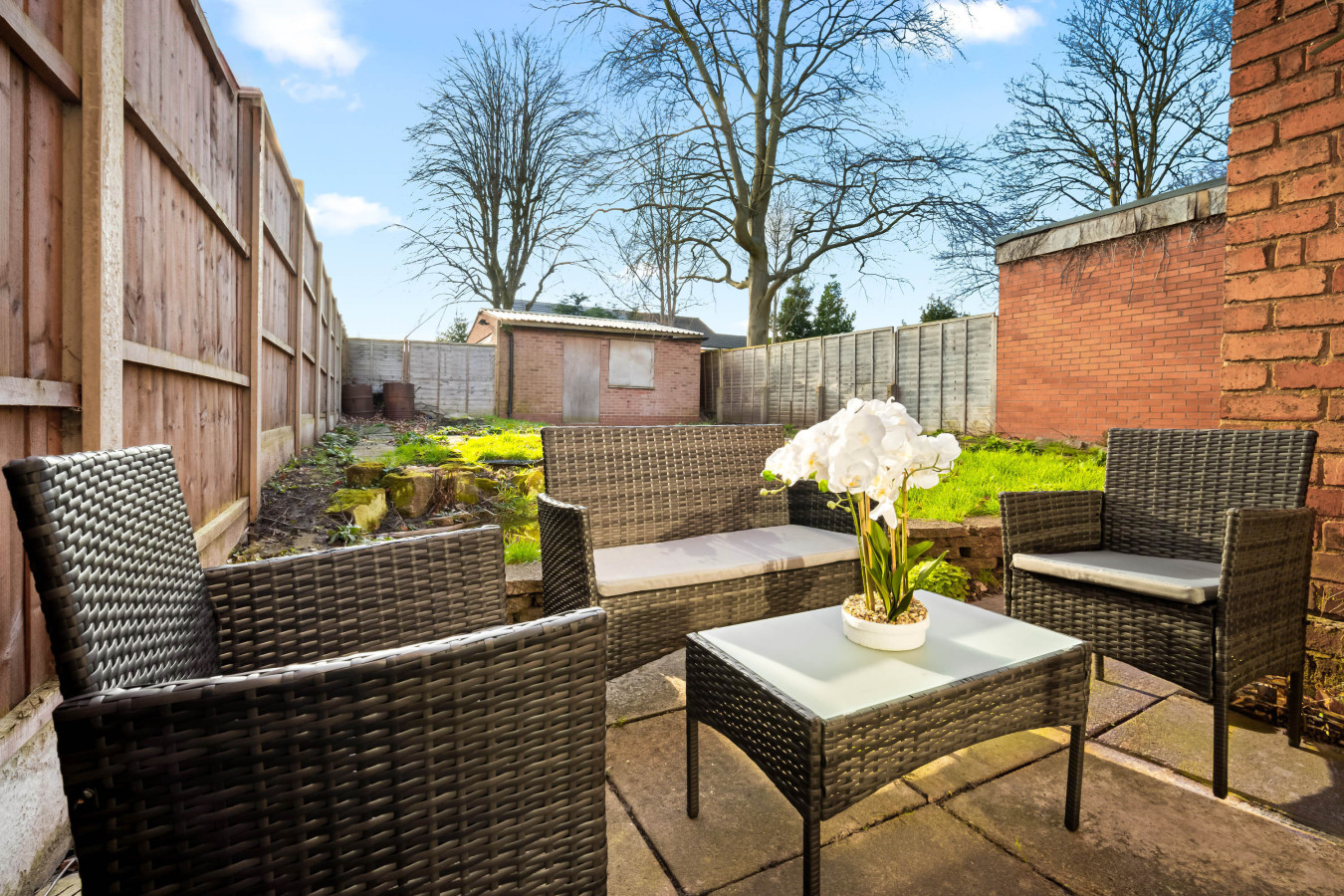 Stylish Four Bed House - 7 Guests - Garden in 802 Walsall Road - Property image 63 - VivreStays