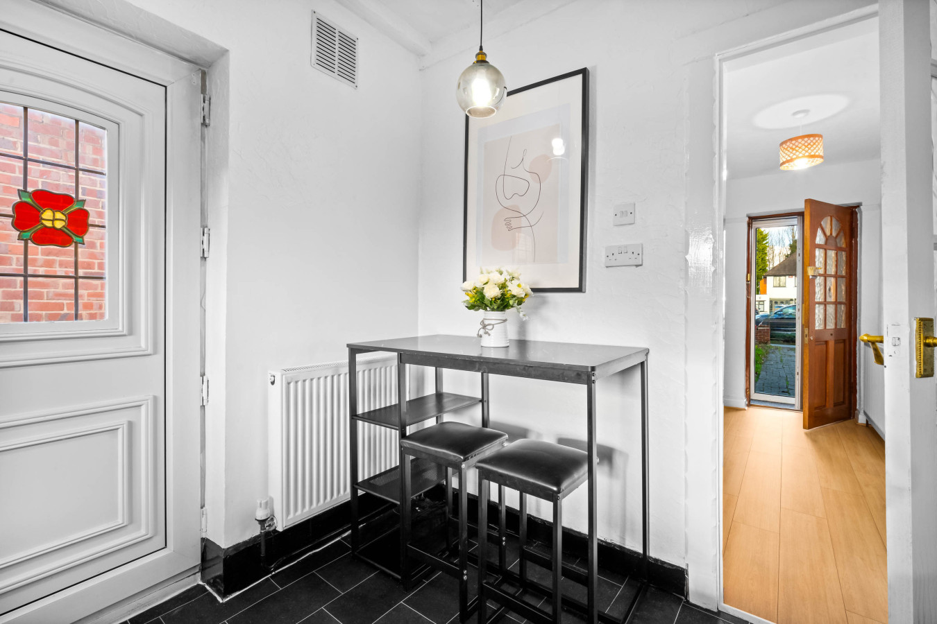 Stylish Four Bed House - 7 Guests - Garden in 802 Walsall Road - Property image 23 - VivreStays