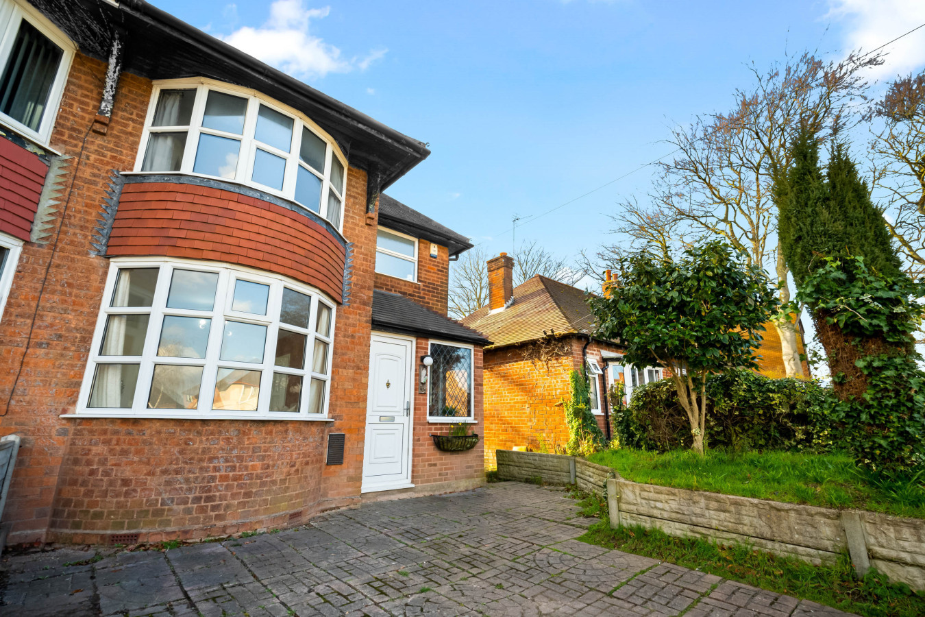 Stylish Four Bed House - 7 Guests - Garden in 802 Walsall Road - Property image 62 - VivreStays