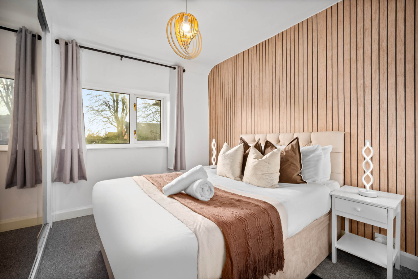 Stylish Four Bed House - 7 Guests - Garden in 802 Walsall Road - Property image 14 - VivreStays