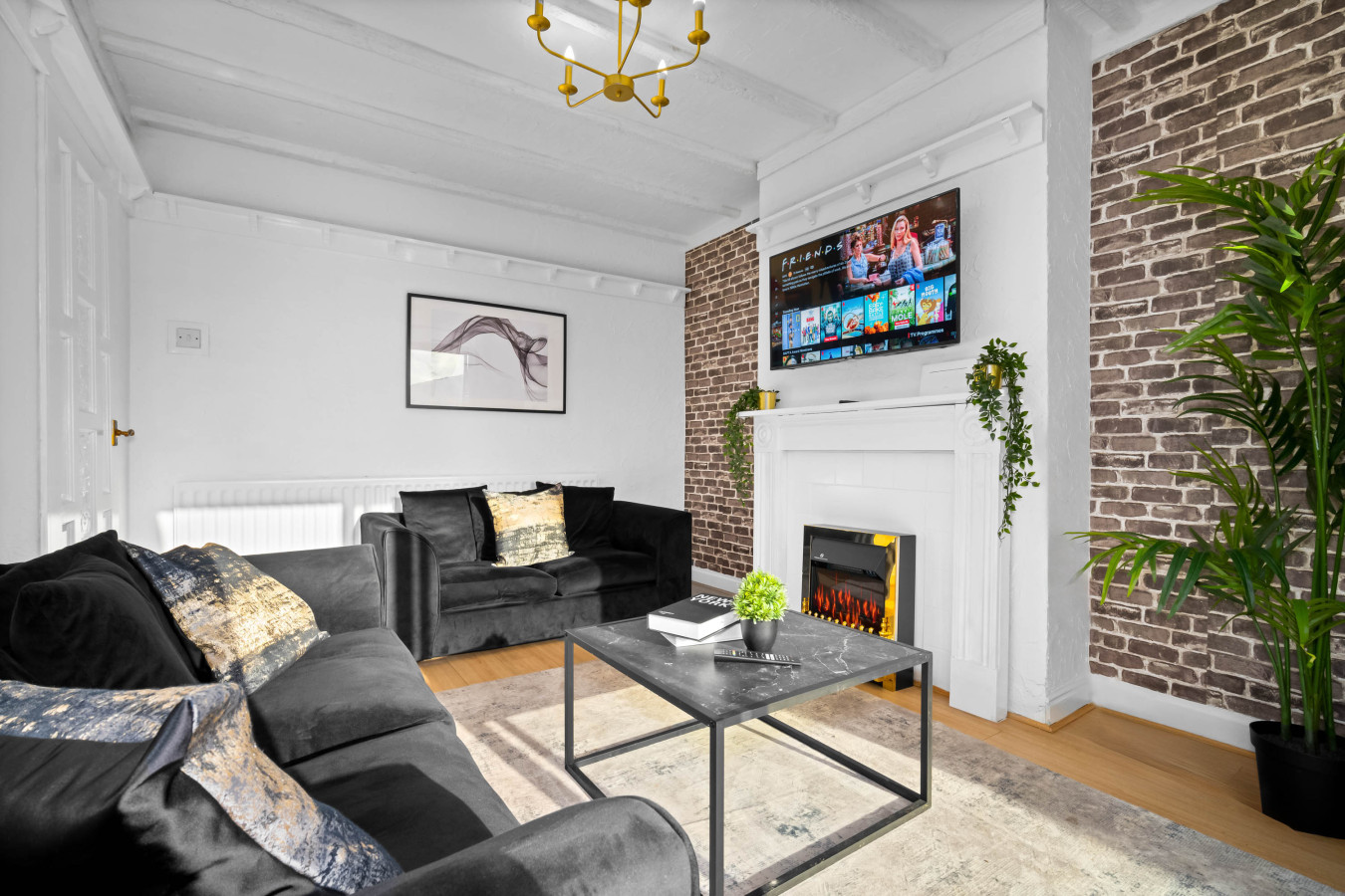 Stylish Four Bed House - 7 Guests - Garden in 802 Walsall Road - Property image 51 - VivreStays