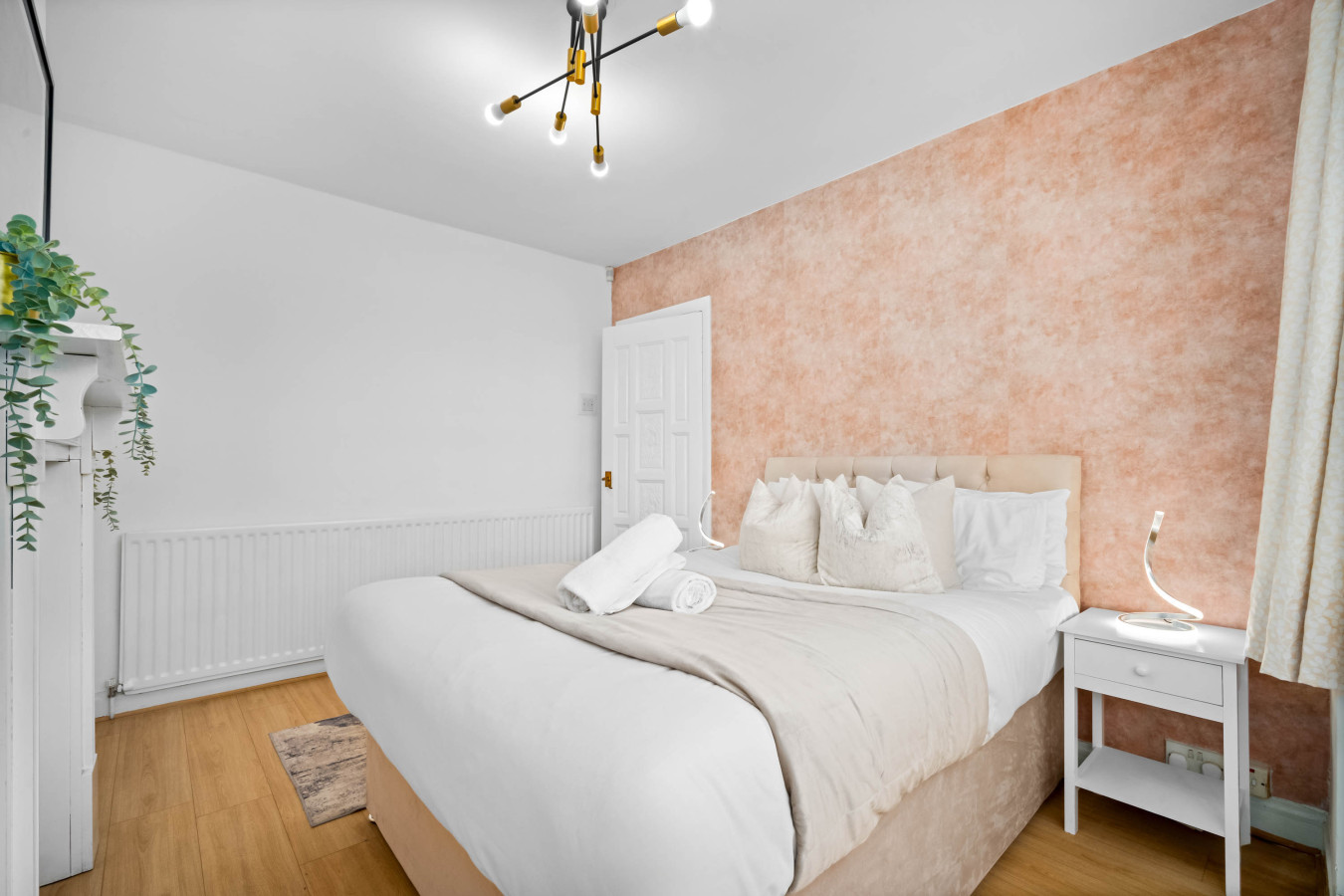 Stylish Four Bed House - 7 Guests - Garden in 802 Walsall Road - Property image 44 - VivreStays