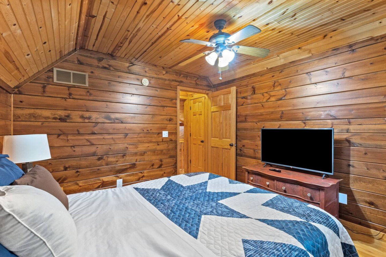 Snuggle Inn photo 20