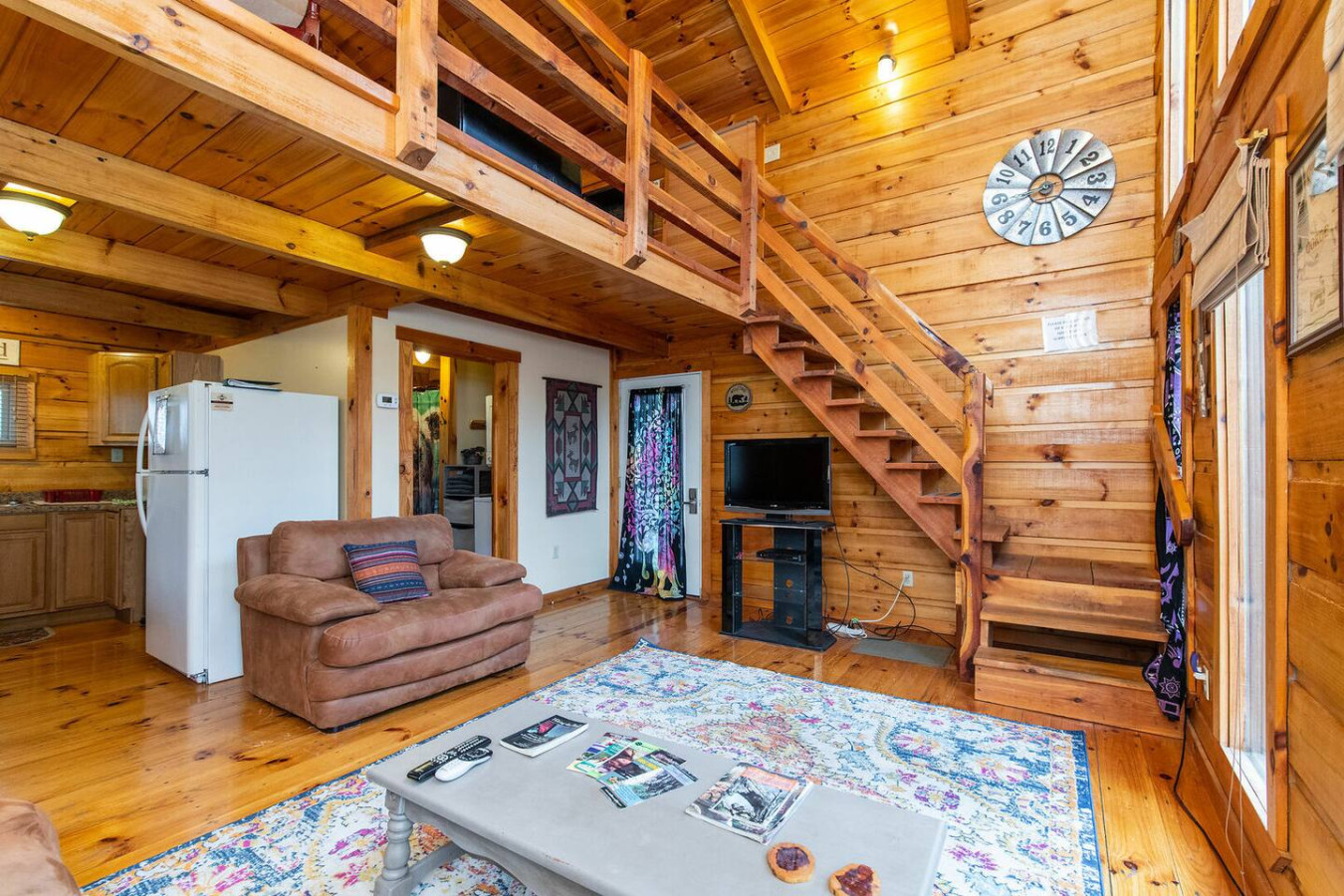 Hillside Loft Cabin photo 6