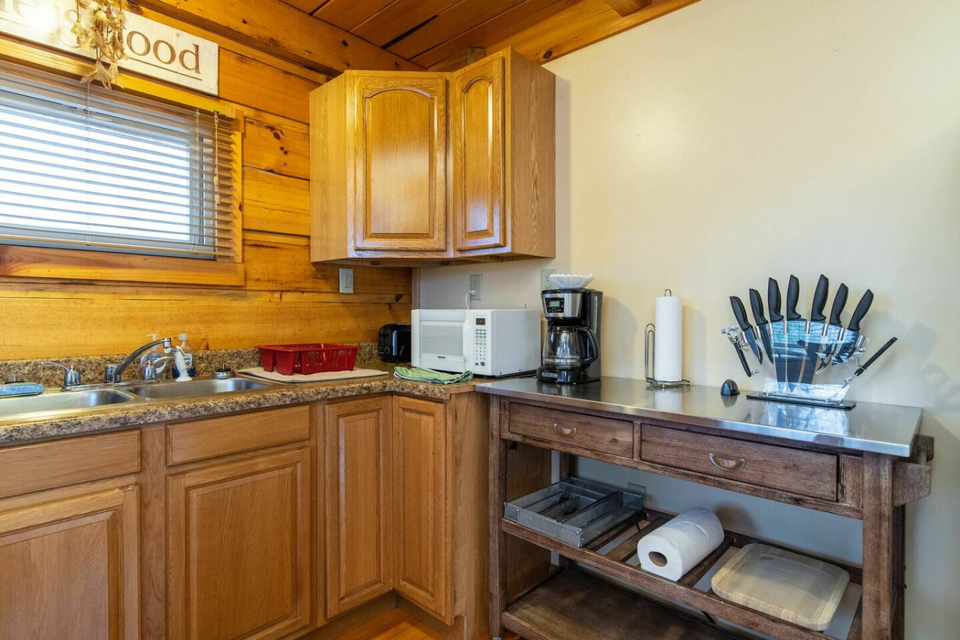 Hillside Loft Cabin photo 16