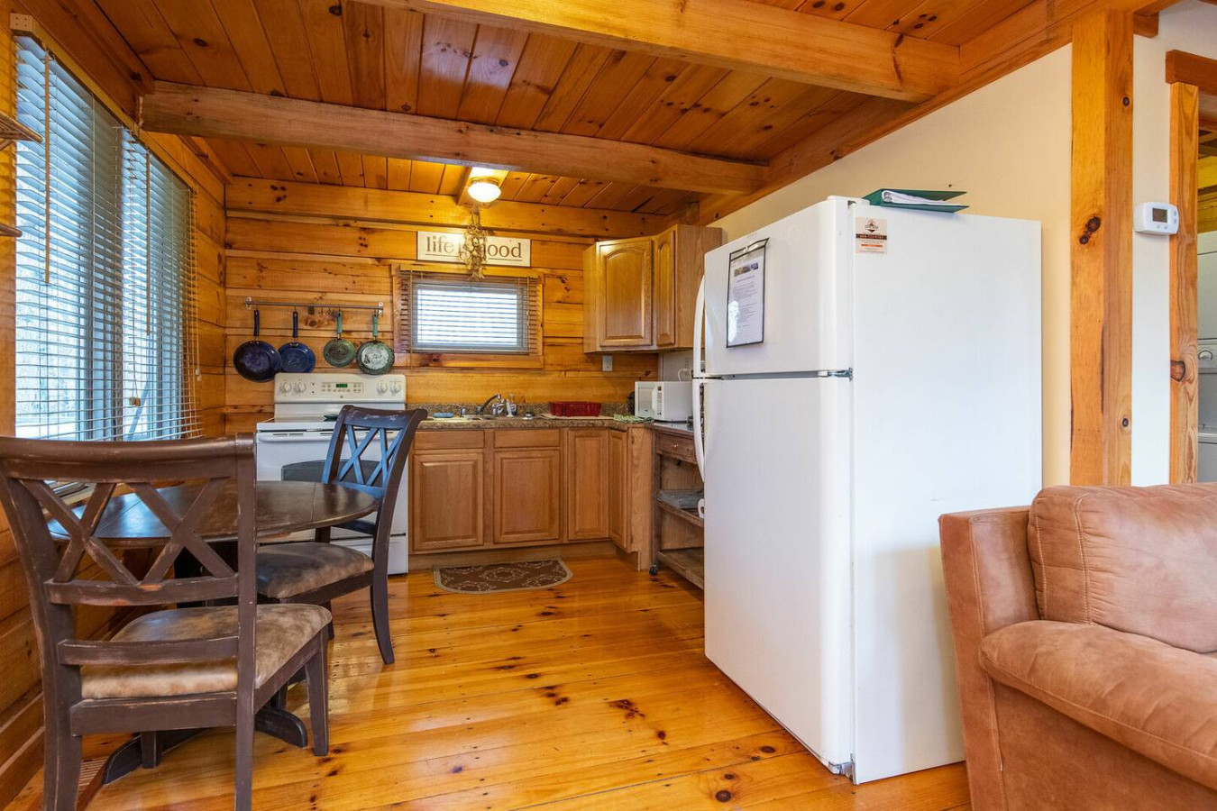 Hillside Loft Cabin photo 14