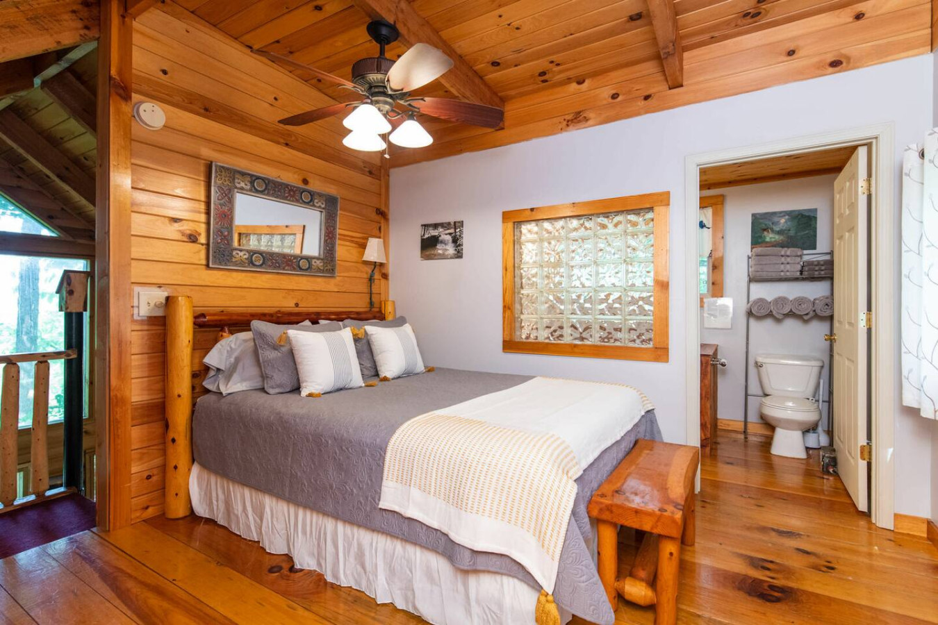 Gorgeous View Cabin photo 26