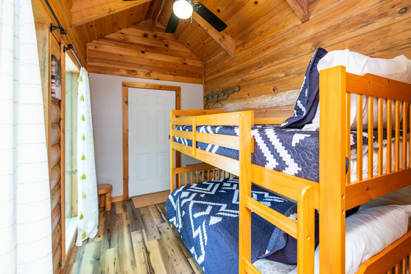 Gorgeous View Cabin photo 24