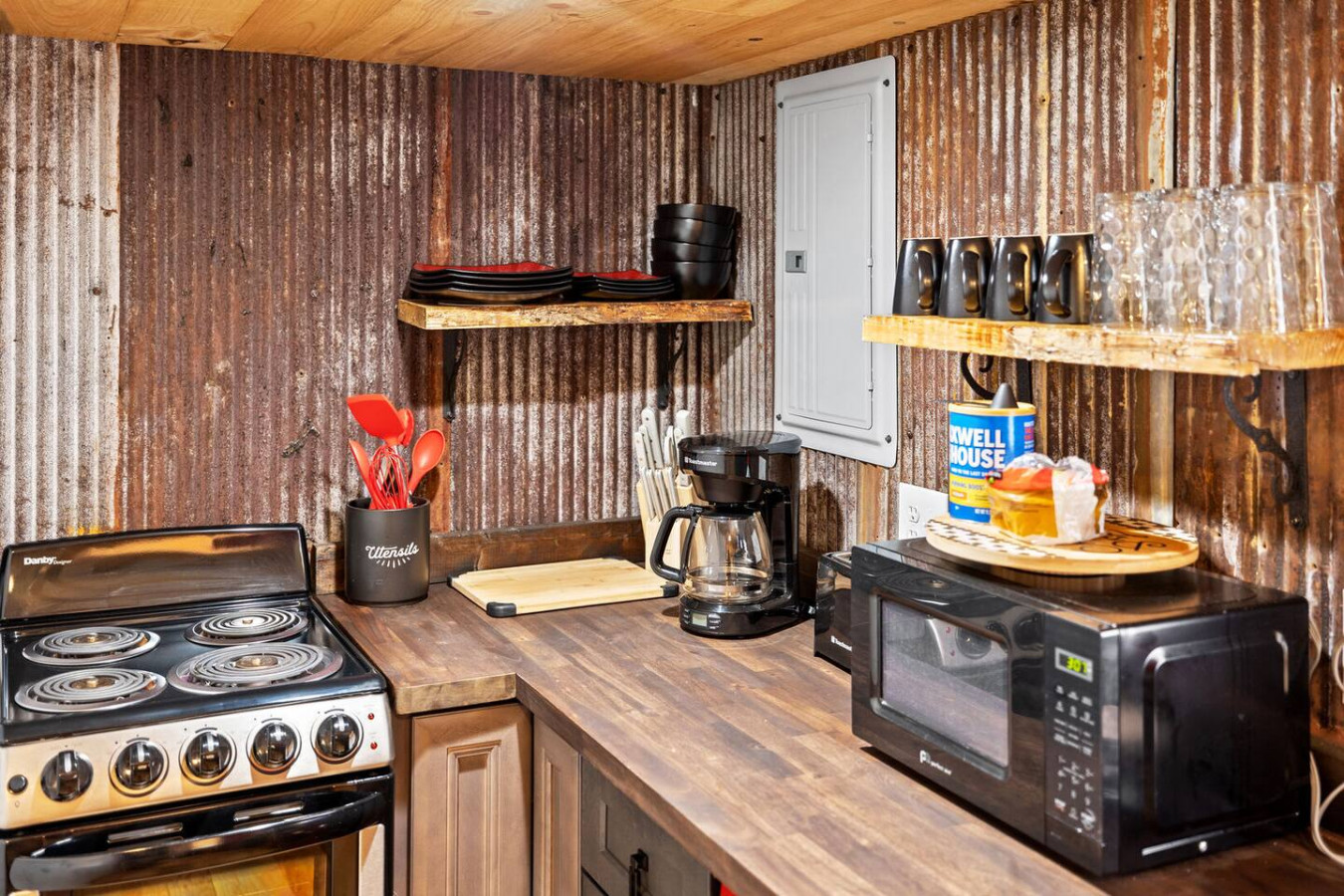 The Sit and Stay Cabin photo 15