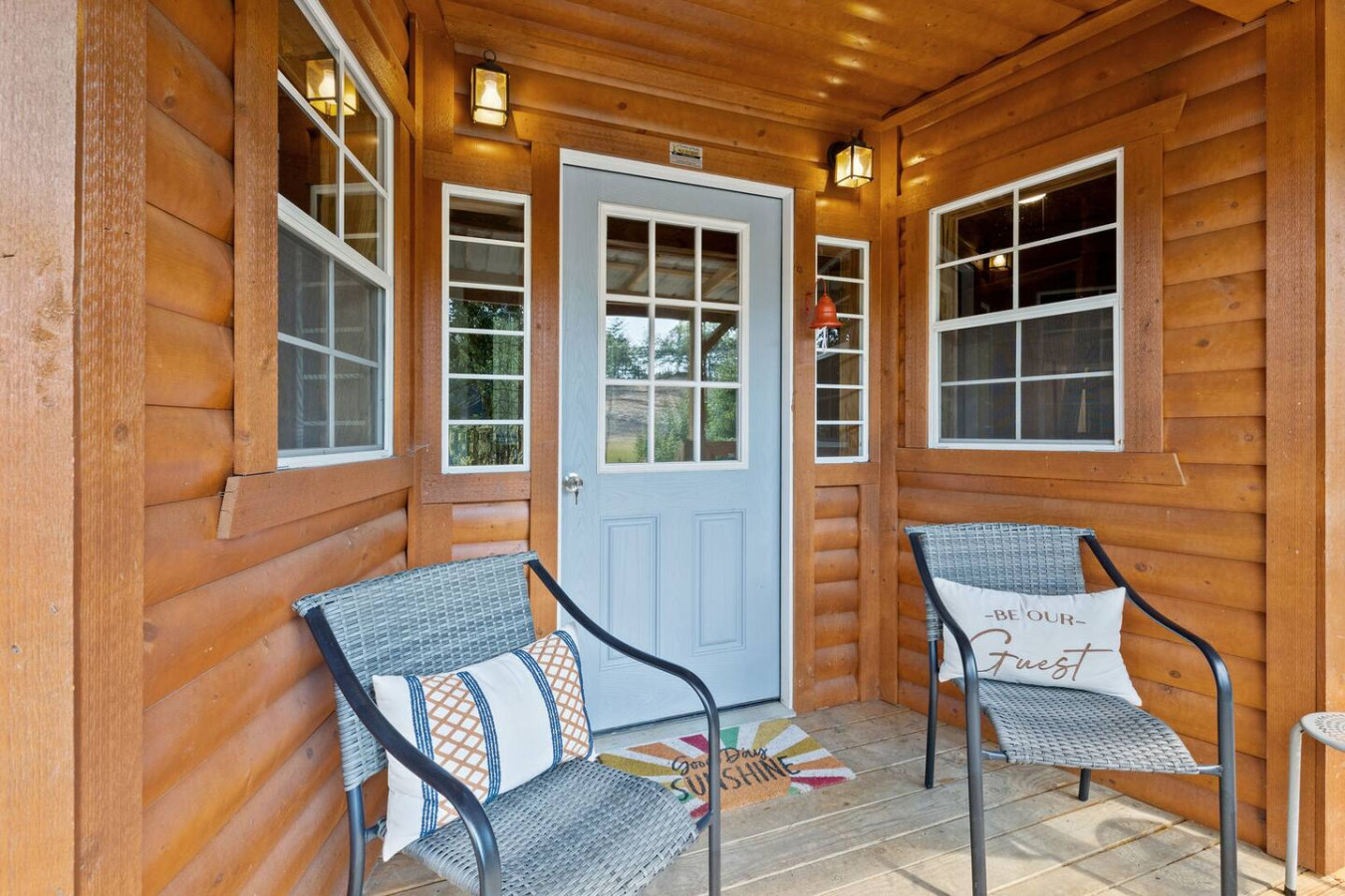 The Sit and Stay Cabin photo 3
