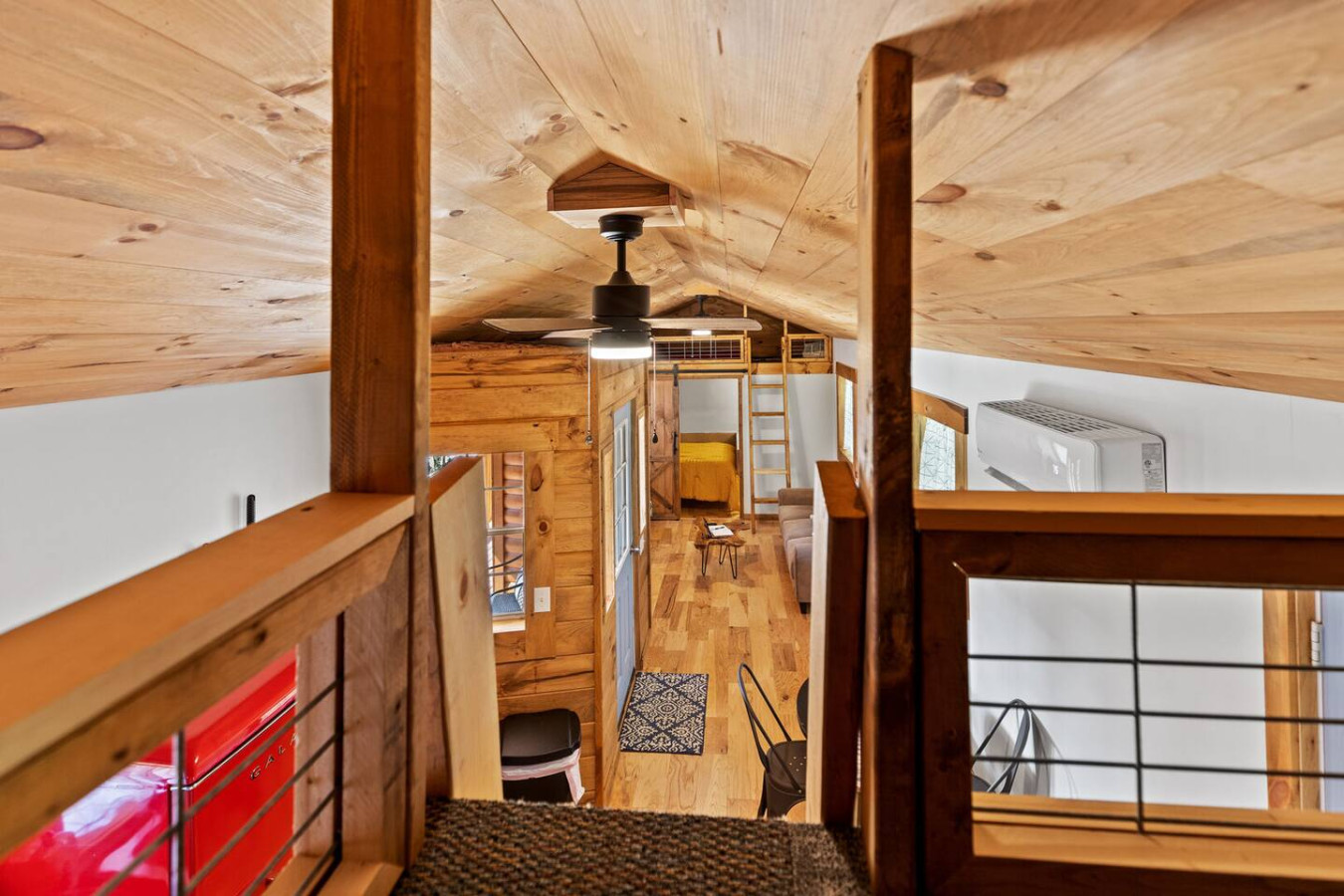 The Sit and Stay Cabin photo 17