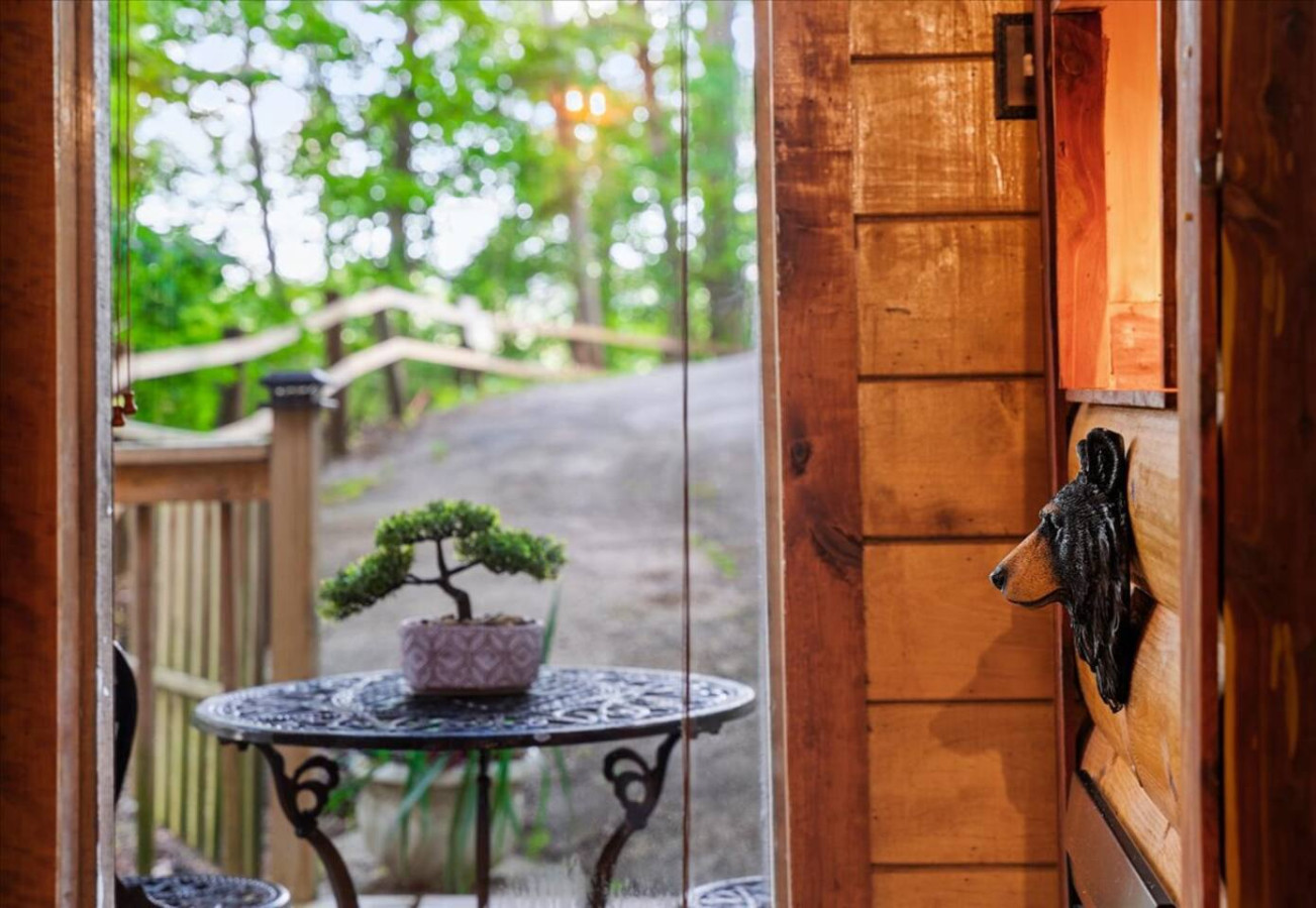 Romantic Hideaway photo 40