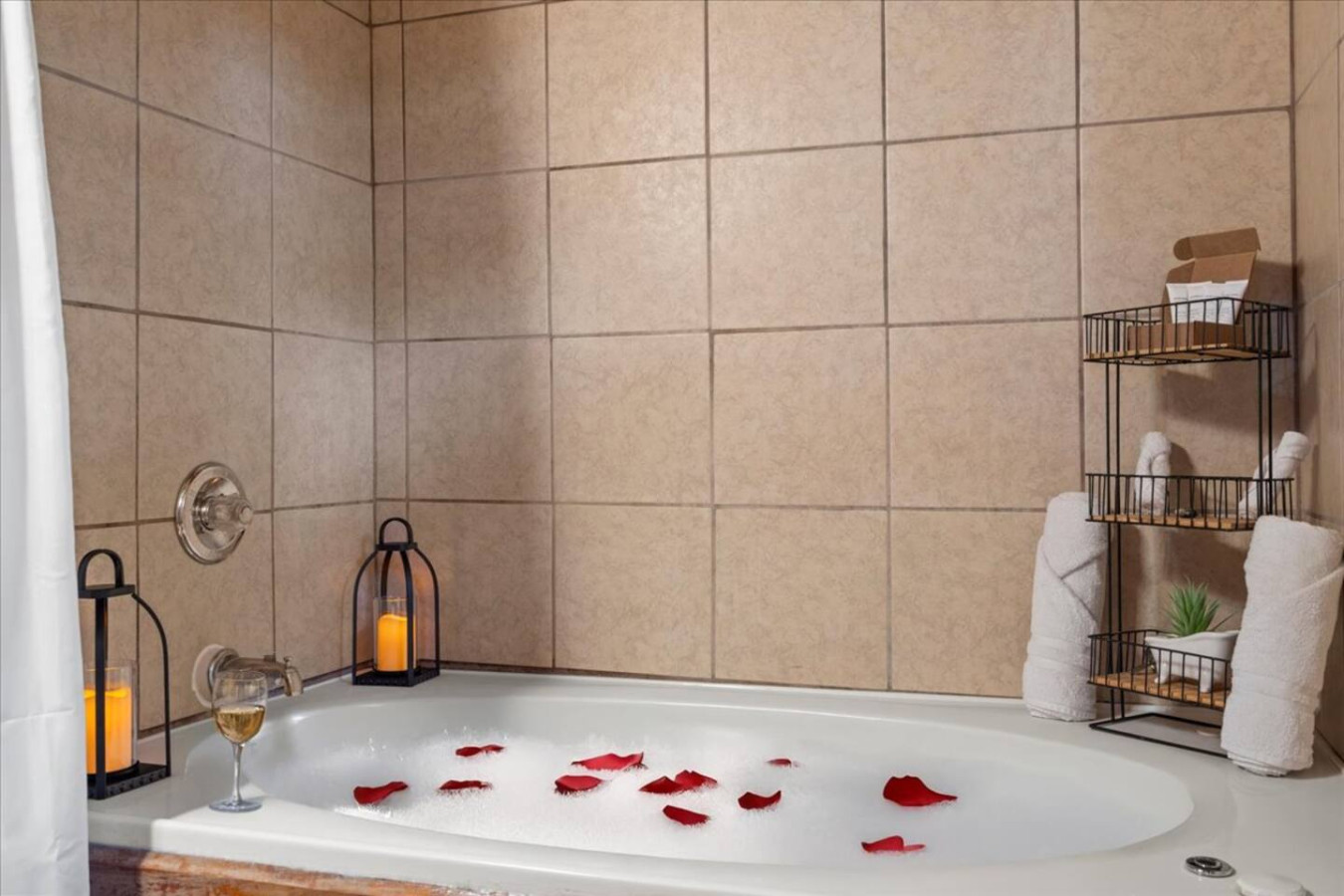 Romantic Hideaway photo 22