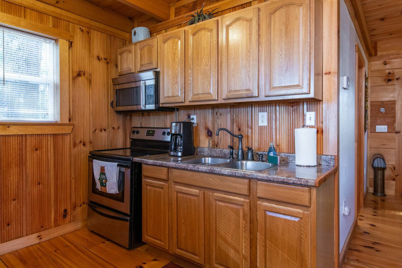 Sunrise Cabin photo 18