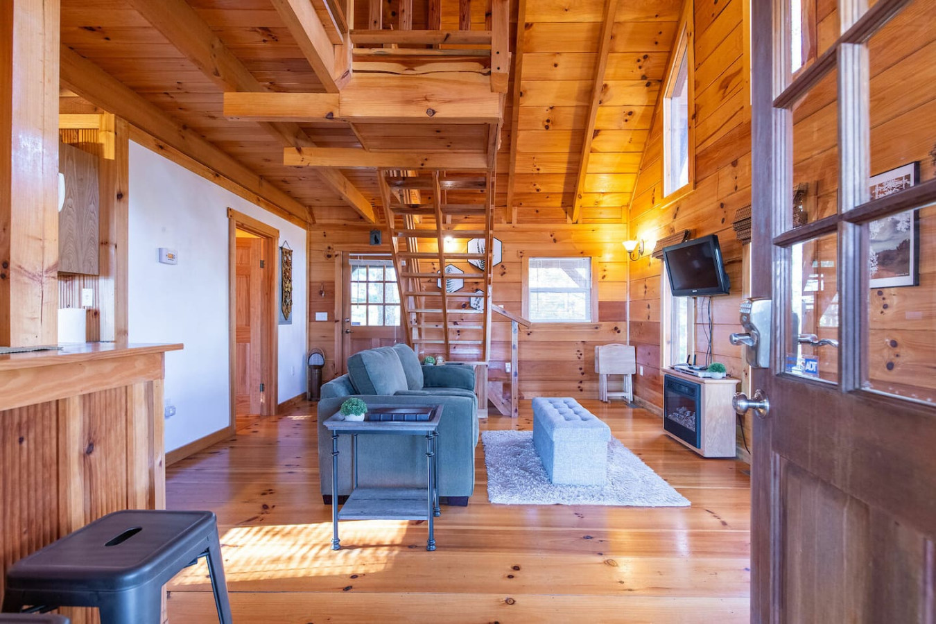 Sunrise Cabin photo 31