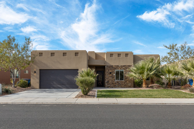 Desert Jewel in the Sand Hollow Resort Community