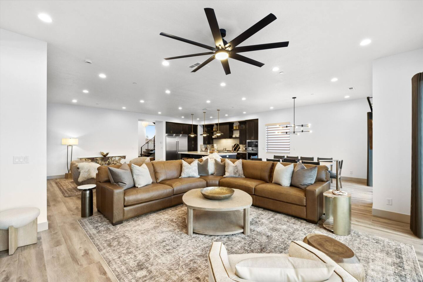 Main Living Area - Plenty of seating