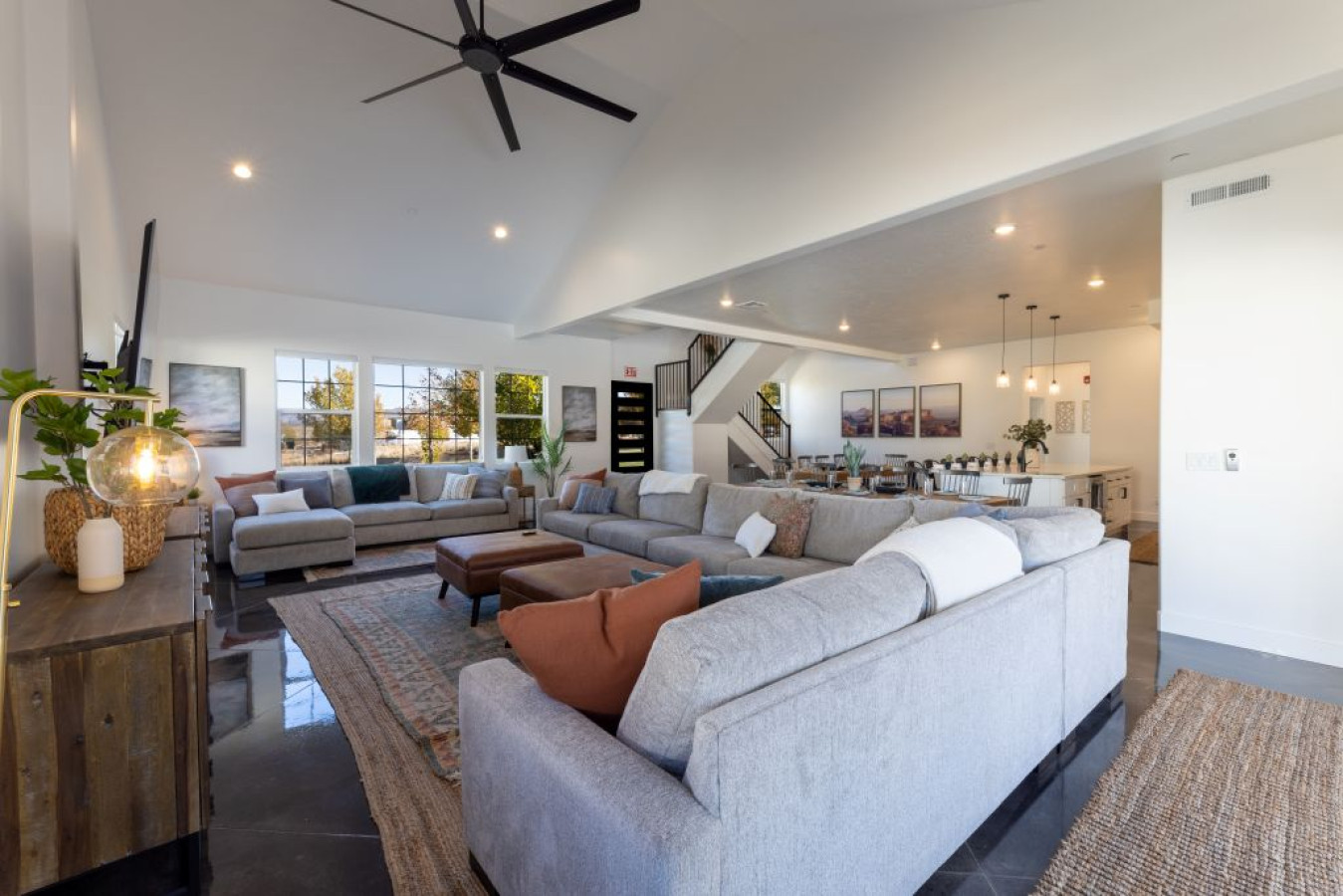 Living Room - Open space with plenty of seating