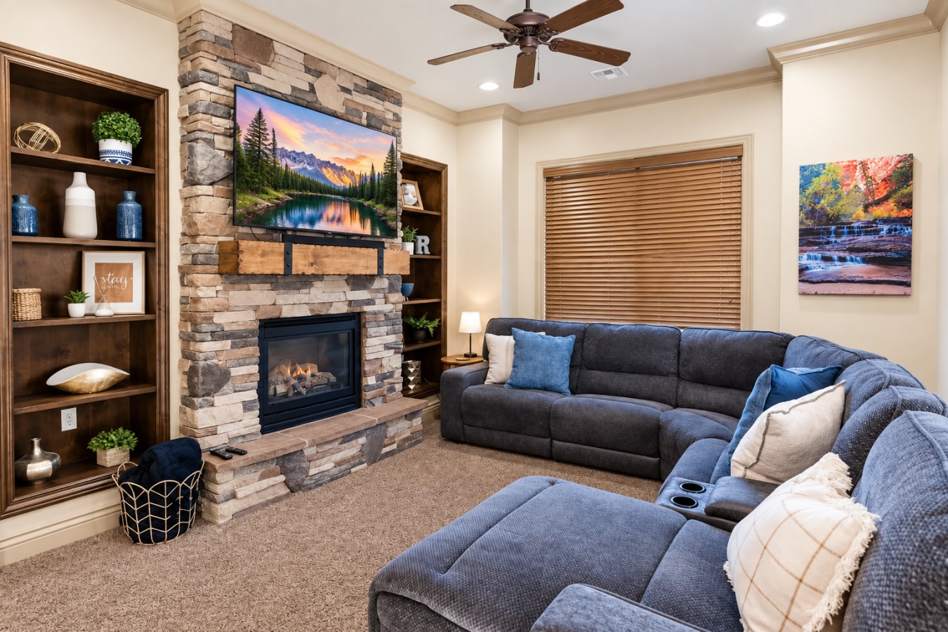 Living area with Fireplace