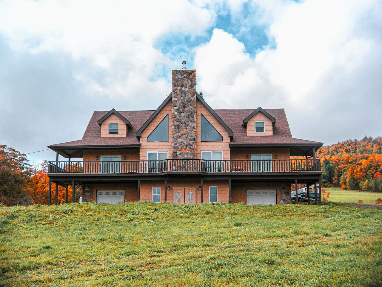 Massive 6BR 5BA Country Home with Central AC