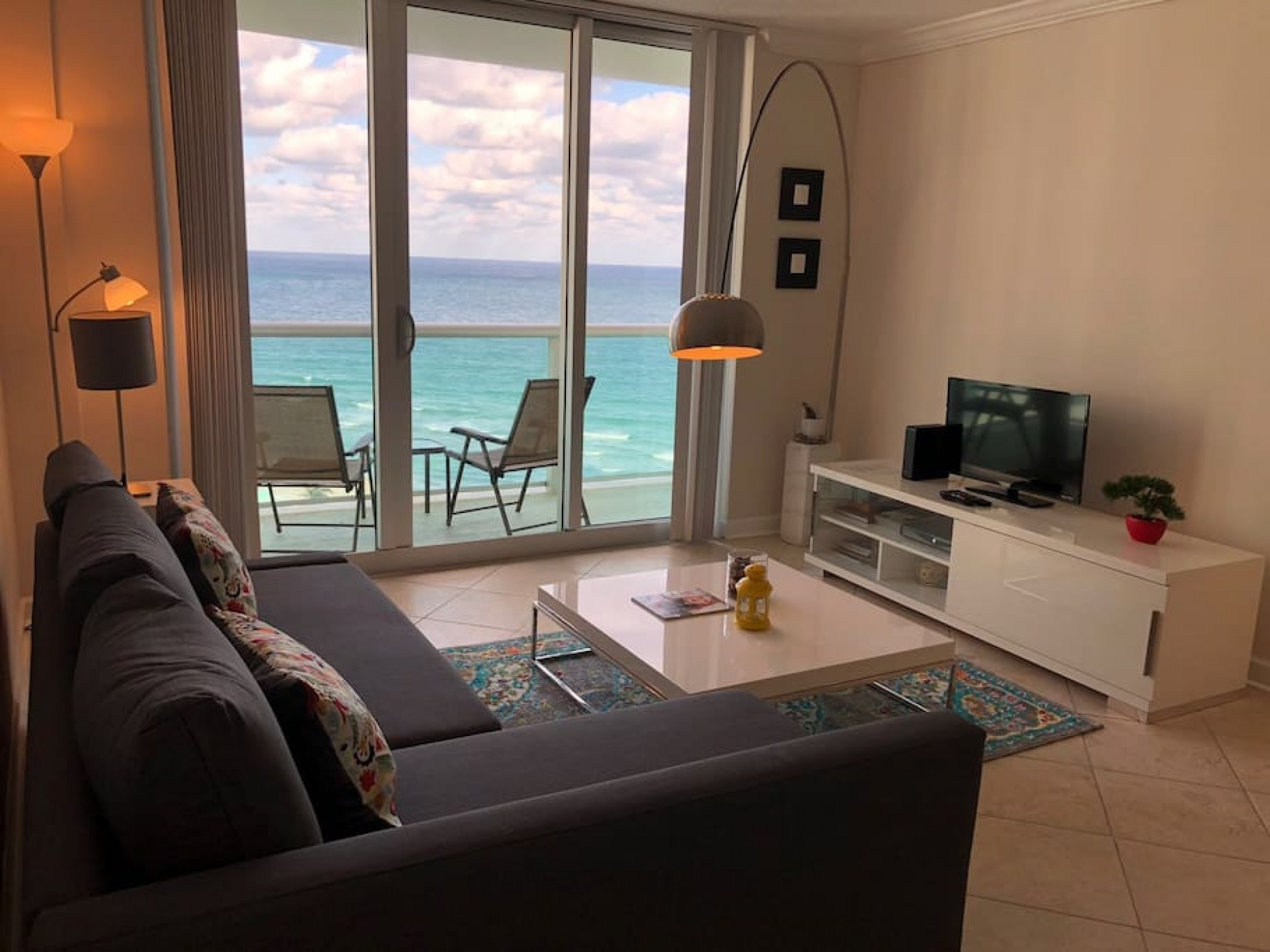 Sea View And Pool Access - Stylish Coastal Haven - Bahamas