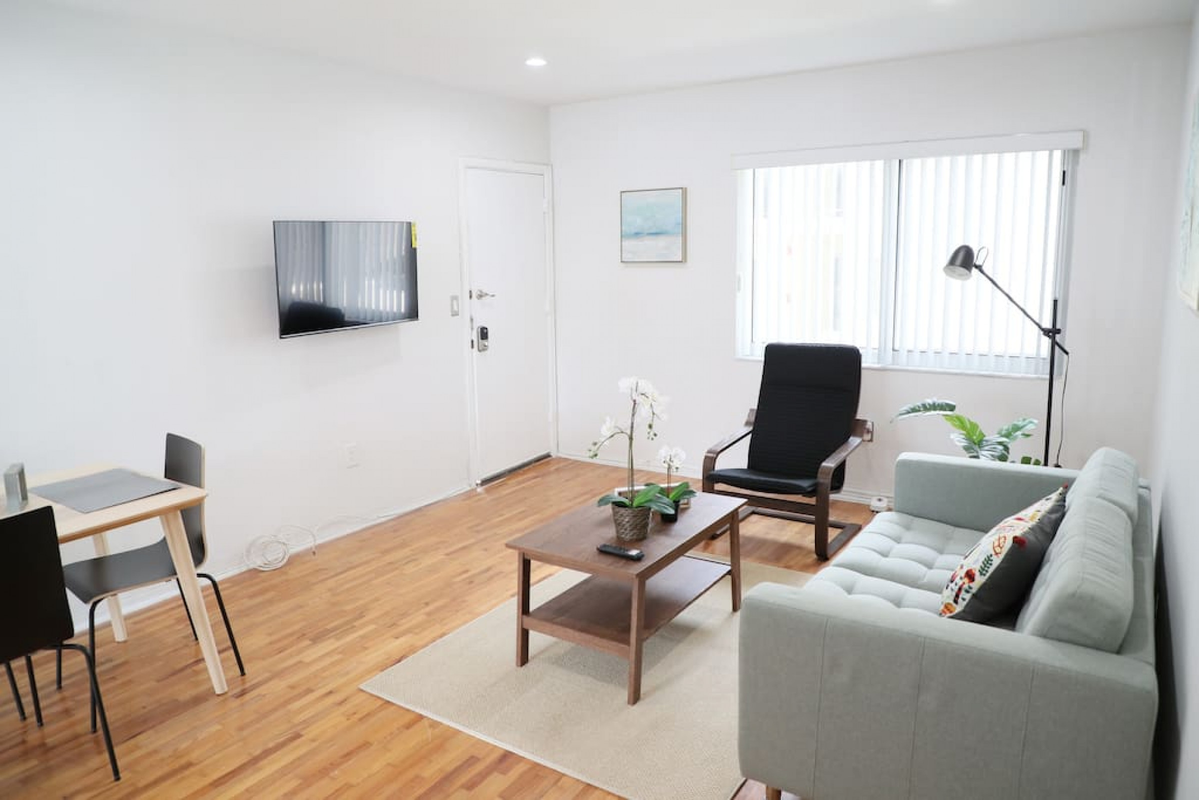 Fully Equipped Kitchen And Free Parking - Beautiful Cozy Haven - Coral Gables, FL