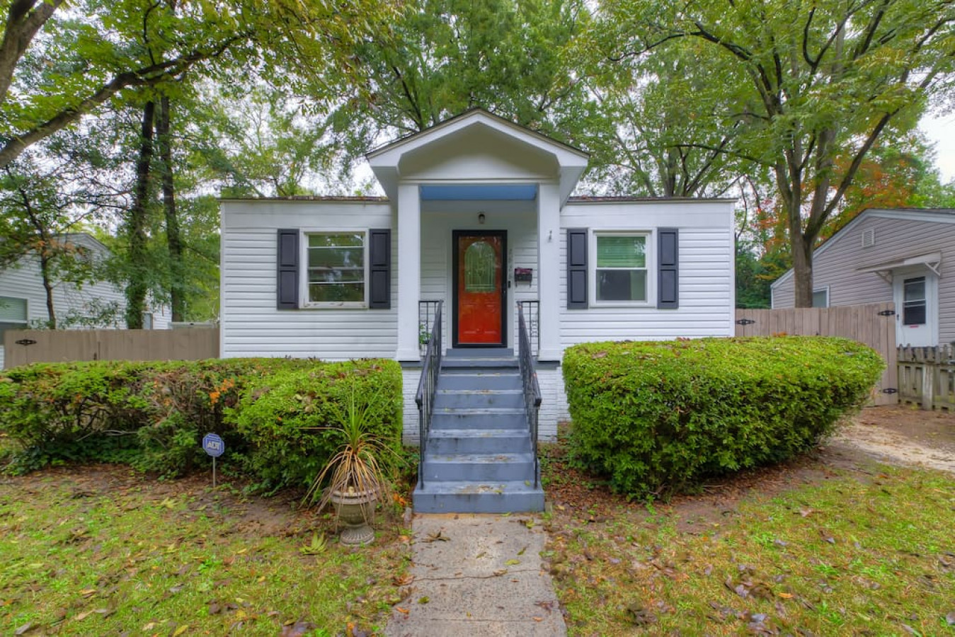Fenced Backyard And Quick Access To Downtown - Charming Retreat - Columbia, SC
