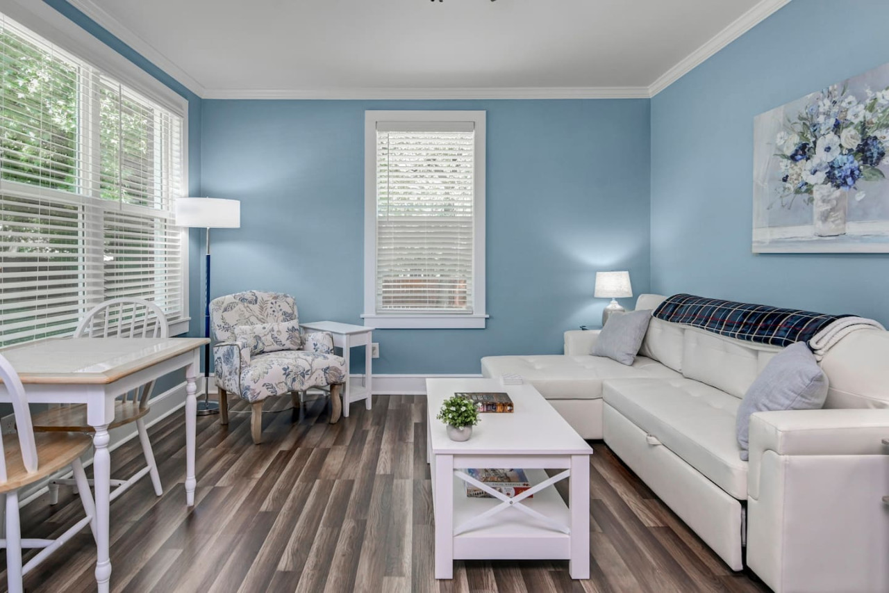 Fast Wifi And Convenient Parking - Charming Cottage Retreat - Columbia