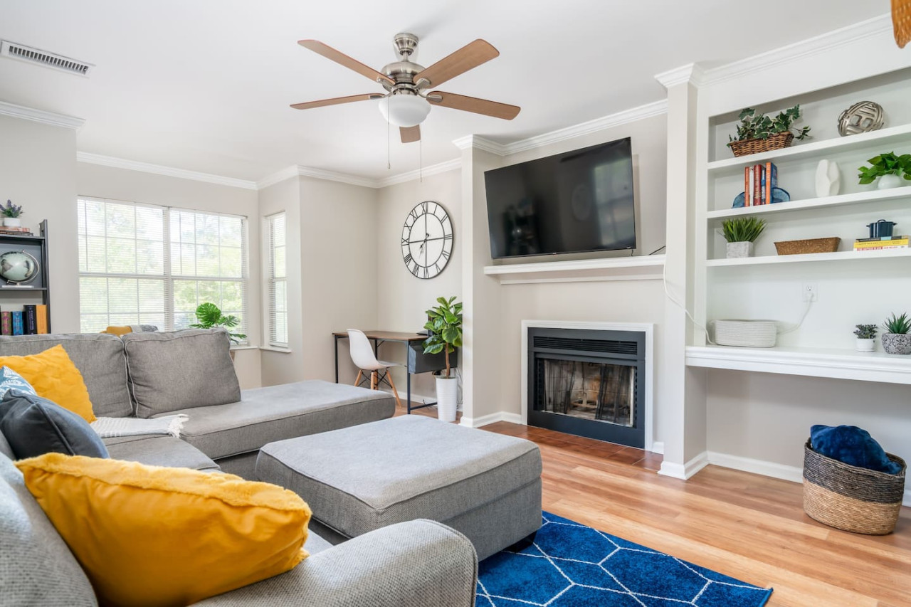 Balcony And Fast Wifi For Relaxation - Charming Cozy Escape - Columbia, SC