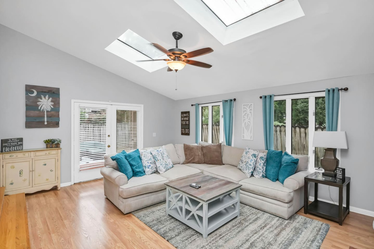 Minutes From Usc With Modern Comforts - Charming Historic Retreat - Columbia, SC