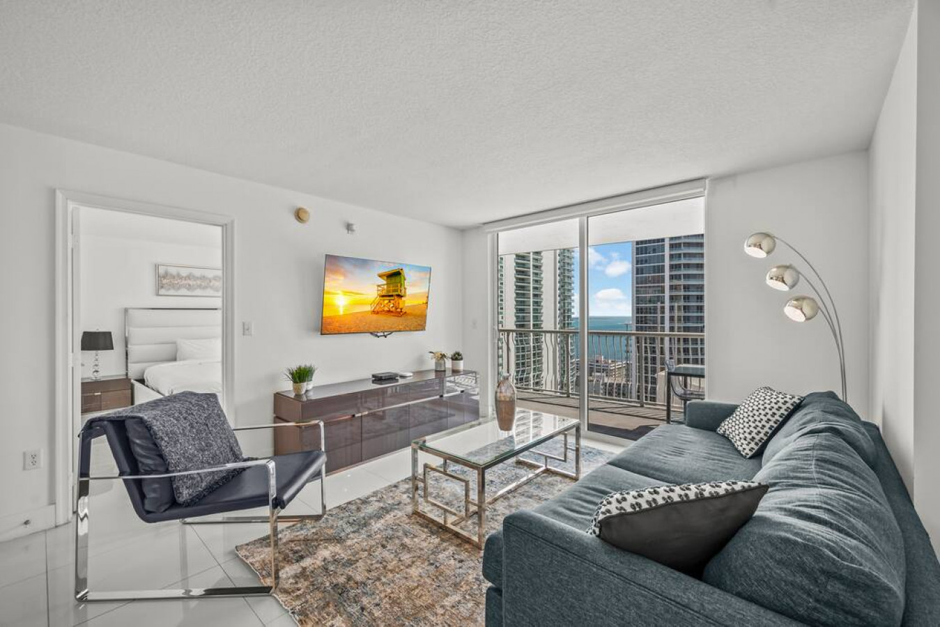 High Floor Ocean View Unit In Brickell - Parking