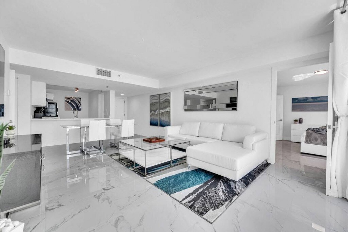 Luxurious 34th floor Ocean view Private Unit