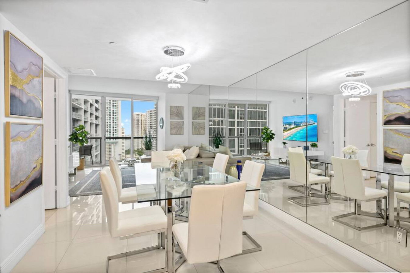 Emblematic unit at Icon in the heart of Brickell