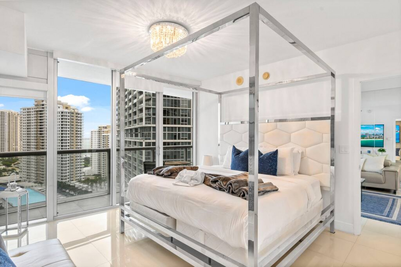 Emblematic unit at Icon in the heart of Brickell