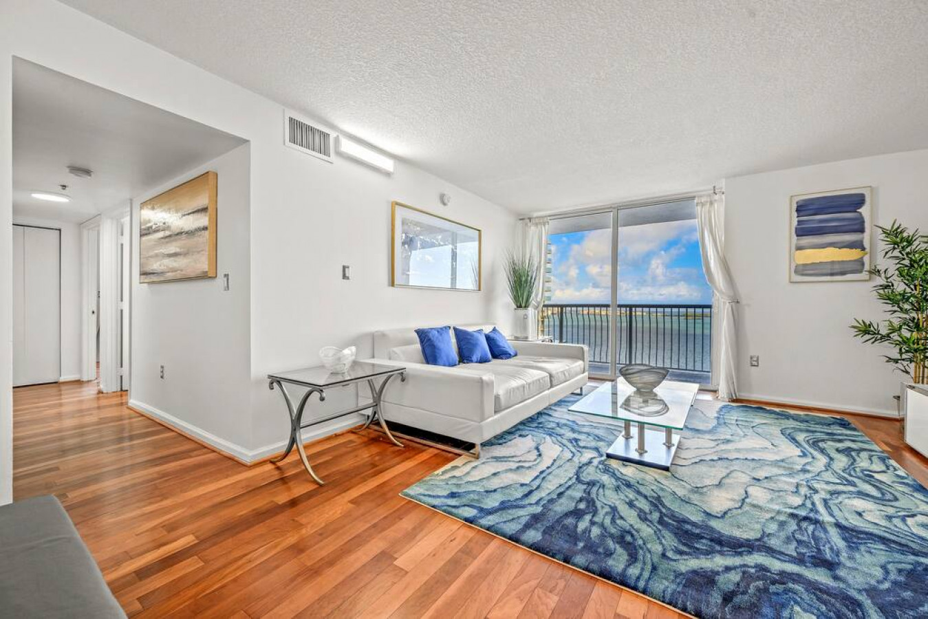 Ocean view unit in the heart of Brickell