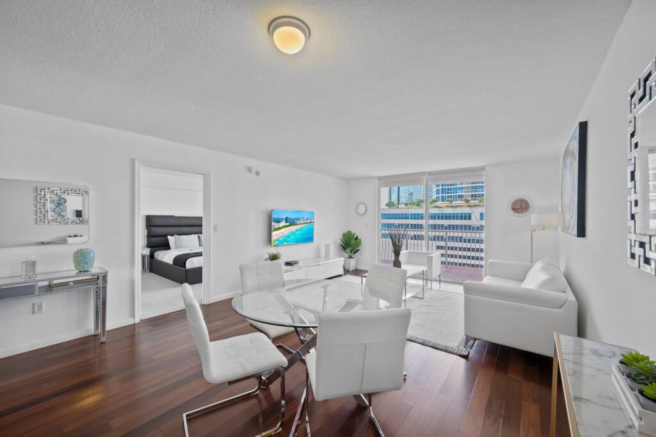 Superb unit, centrally located with parking