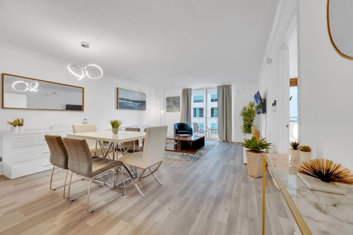 Impressive Unit in the heart of Brickell W Parking