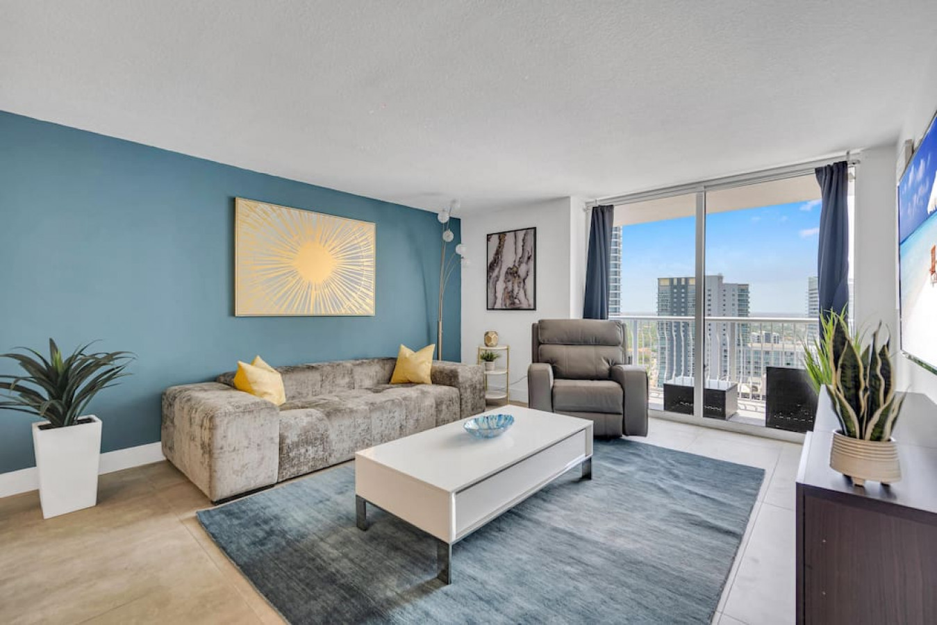 Amazing spacious unit 37th floor